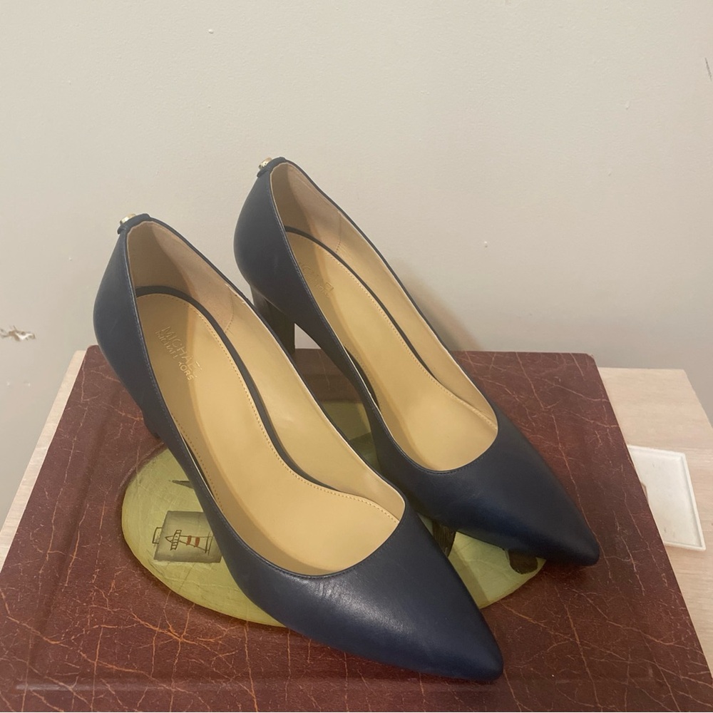 Michael Kors Blue Heels Elegant Design size 10M
